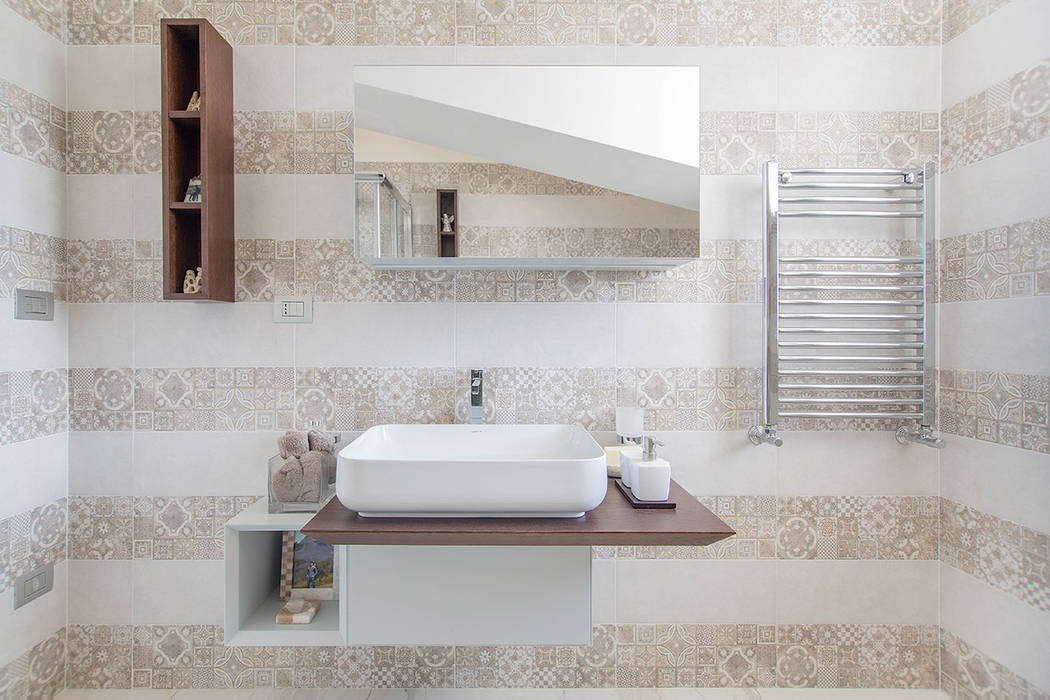Ristrutturazione appartamento di 200 mq a Napoli, Facile Ristrutturare Facile Ristrutturare Classic style bathroom