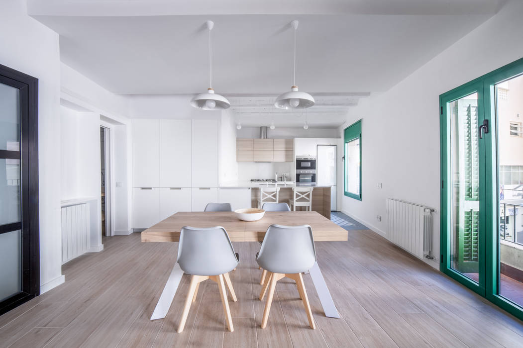 Can Fabregas , LaBoqueria Taller d'Arquitectura i Disseny Industrial LaBoqueria Taller d'Arquitectura i Disseny Industrial Minimalist dining room Wood-Plastic Composite