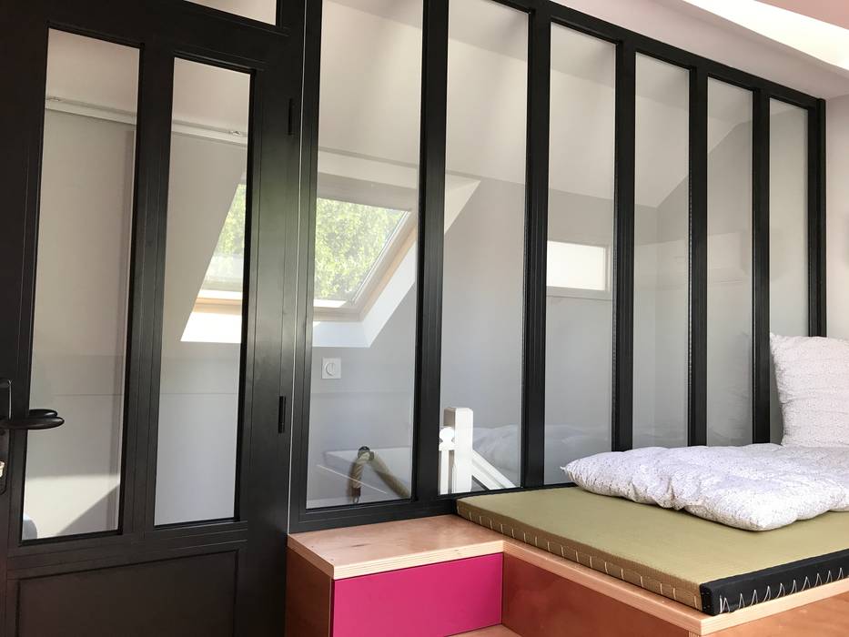 Réalisation d'une chambre enfant et d'une salle de bain, C'Design architectes d'intérieur C'Design architectes d'intérieur Girls Bedroom