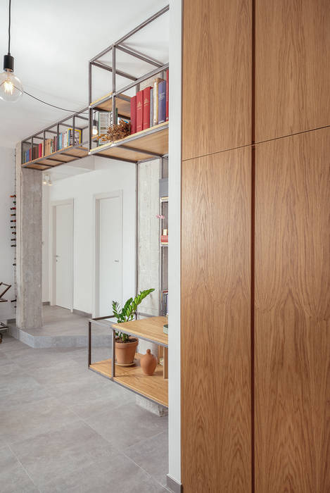Casa Ca_Sa, manuarino architettura design comunicazione manuarino architettura design comunicazione Industrial style corridor, hallway and stairs Wood Brown