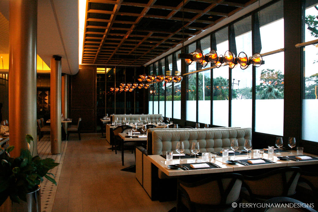 Basic Instict Restaurant, FerryGunawanDesigns FerryGunawanDesigns Commercial spaces Gastronomy