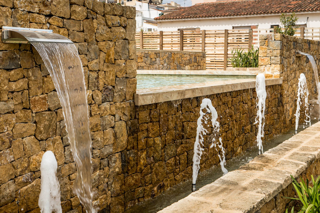 Piscina Privada Denia, Cerámica Mayor Cerámica Mayor Piscinas de estilo rústico Cerámico