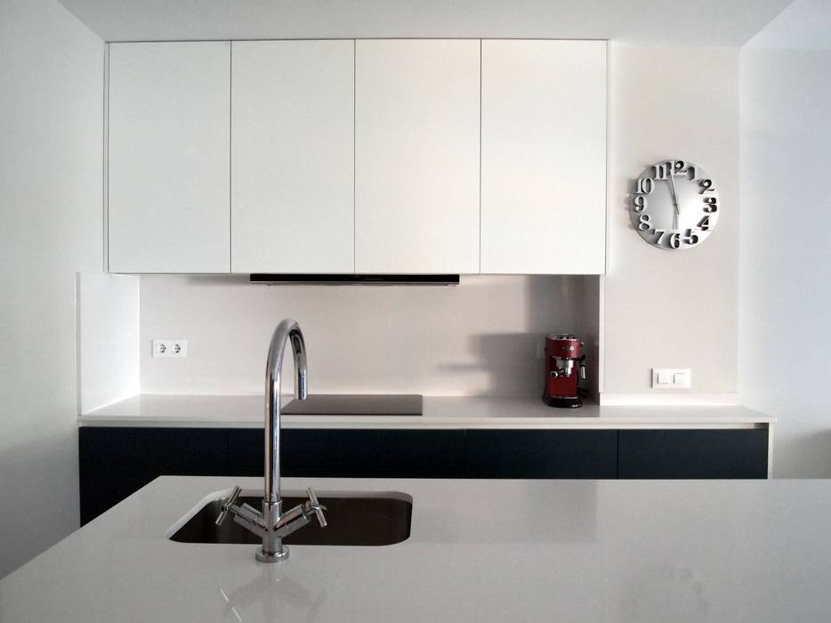 Reforma integral de piso en Bravo Murillo, Reformmia Reformmia Modern style kitchen
