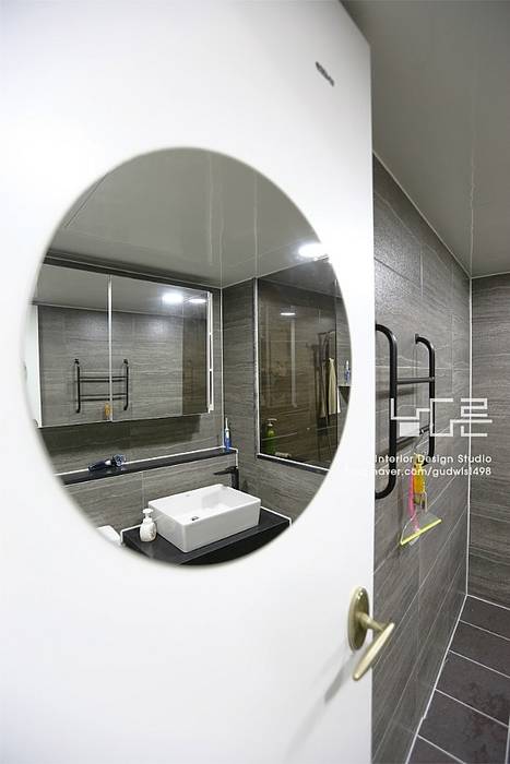 대구 수서동 롯데캐슬 52평형, 남다른디자인 남다른디자인 Modern bathroom