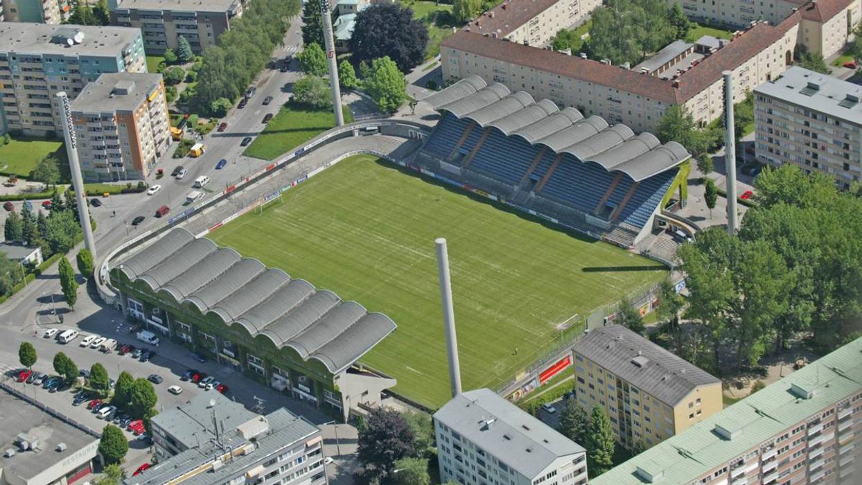 STADION LEHEN, SV AUSTRIA SALZBURG, ADLHART ARCHITEKTEN, ADLHART Architekten | Hallein - Seeham ADLHART Architekten | Hallein - Seeham Espaços comerciais Estádios