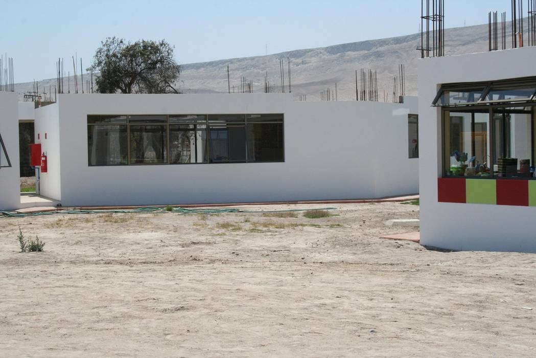 COLEGIO AZAPA VALLEY SCHOOL-ARICA AOG Oficinas y bibliotecas de estilo moderno Concreto colegio