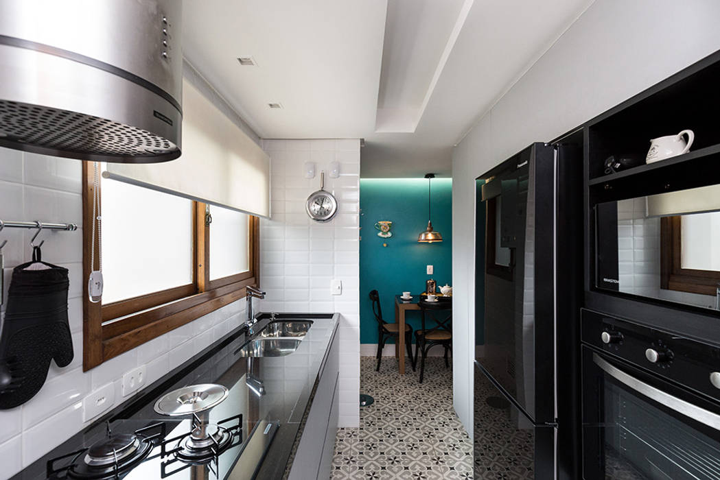 Cozinha Moderna com "Ar Retrô", Rabisco Arquitetura Rabisco Arquitetura وحدات مطبخ