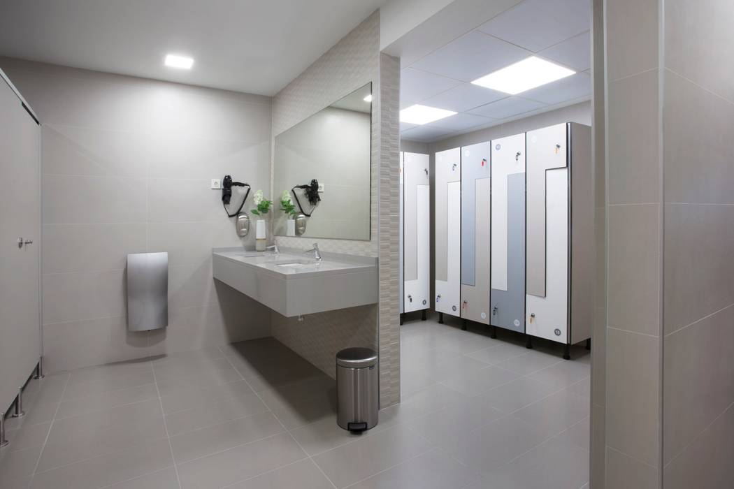 Motor Sport Institute Ceramica Saloni Banos De Estilo Moderno Ceramico Homify Revestimientos para baños y cocinas. motor sport institute ceramica saloni