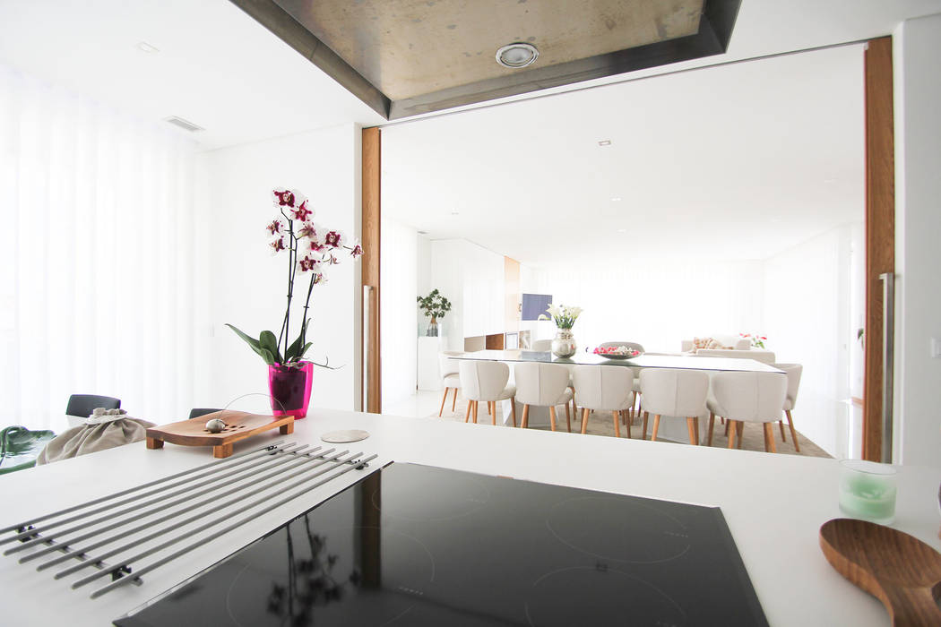 Moradia em Baião Cozinhas modernas por SOUSA LOPES, arquitectos Moderno
