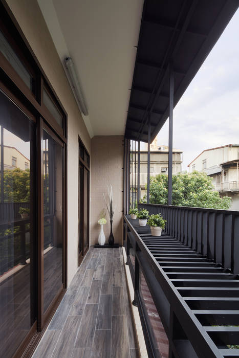 永和 舊翻新, 星葉室內裝修有限公司 星葉室內裝修有限公司 Modern balcony, veranda & terrace