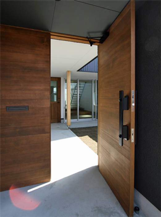 末広町の家, 福田康紀建築計画 福田康紀建築計画 Modern style doors Wood Wood effect