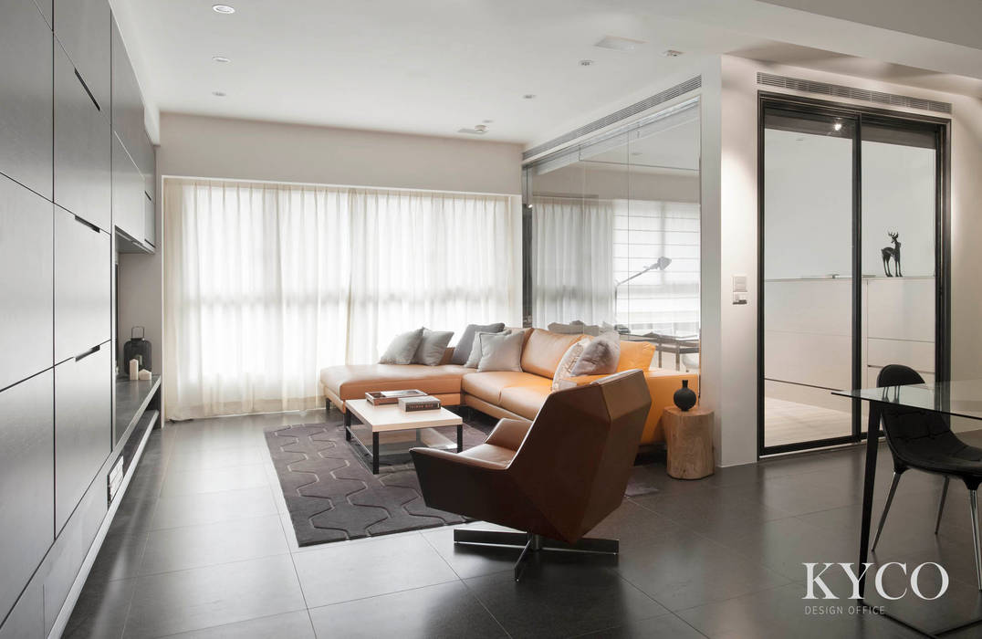 客廳電視牆 芮晟設計事務所 现代客厅設計點子、靈感 & 圖片 大理石 邊桌與托盤