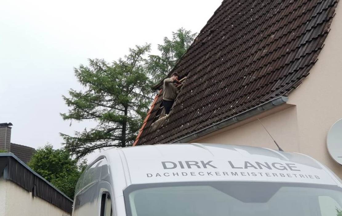 2018 | Dachfenster Einbau in Bielefeld, Dachdeckermeisterbetrieb Dirk Lange Dachdeckermeisterbetrieb Dirk Lange หลังคากระจก
