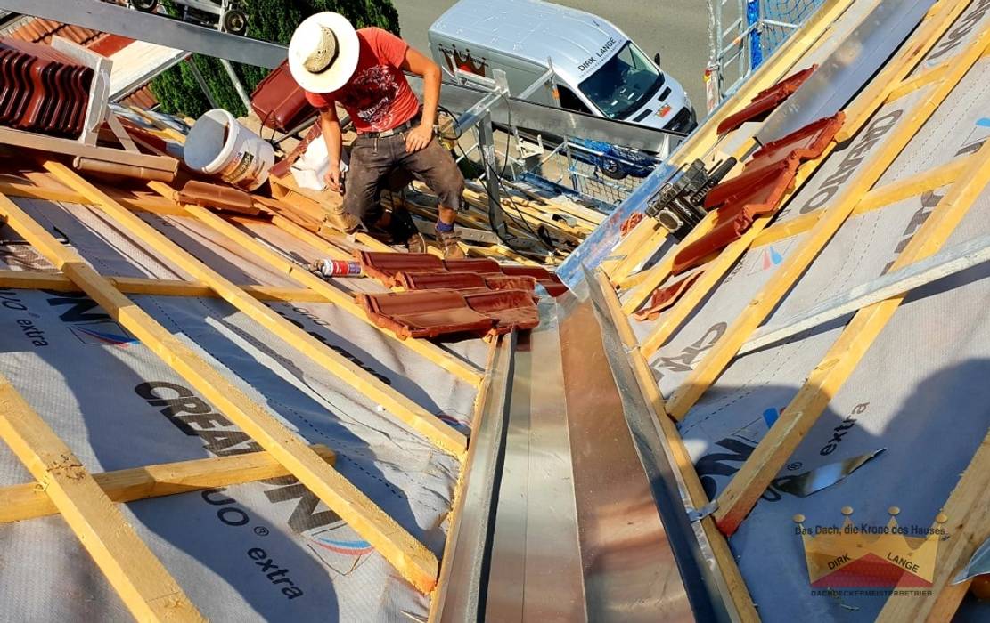 2018 | Dachsanierung in Bünde, Dachdeckermeisterbetrieb Dirk Lange Dachdeckermeisterbetrieb Dirk Lange Gable roof