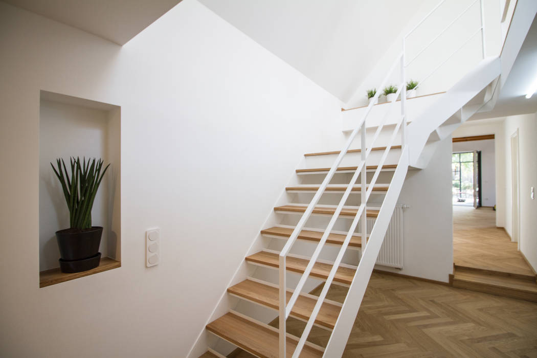 Liebevoll saniertes Einfamilienhaus, Fiedler + Partner Fiedler + Partner Stairs آئرن / اسٹیل