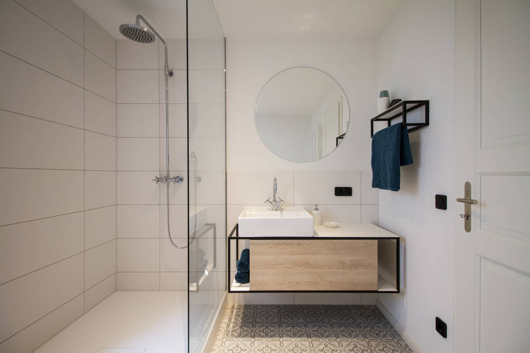 Liebevoll saniertes Einfamilienhaus, Fiedler + Partner Fiedler + Partner Scandinavian style bathroom