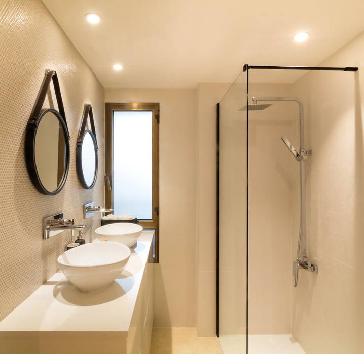 homify Kamar Mandi Gaya Eklektik Marmer bathroom