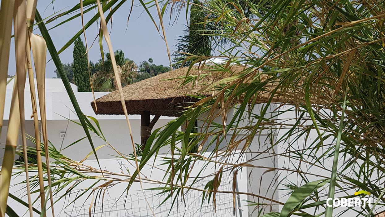 Pérgola de Junco Africano, COBERTI COBERTI Garden Shed Wood Wood effect