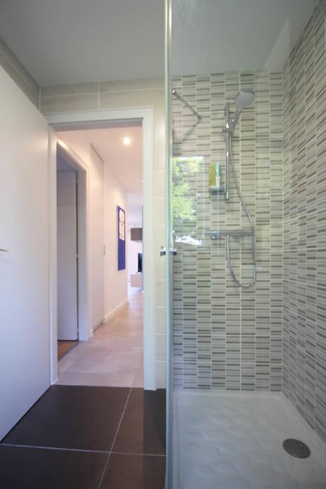 APPARTEMENT T2 A STRASBOURG, Agence ADI-HOME Agence ADI-HOME Scandinavian style bathrooms Ceramic