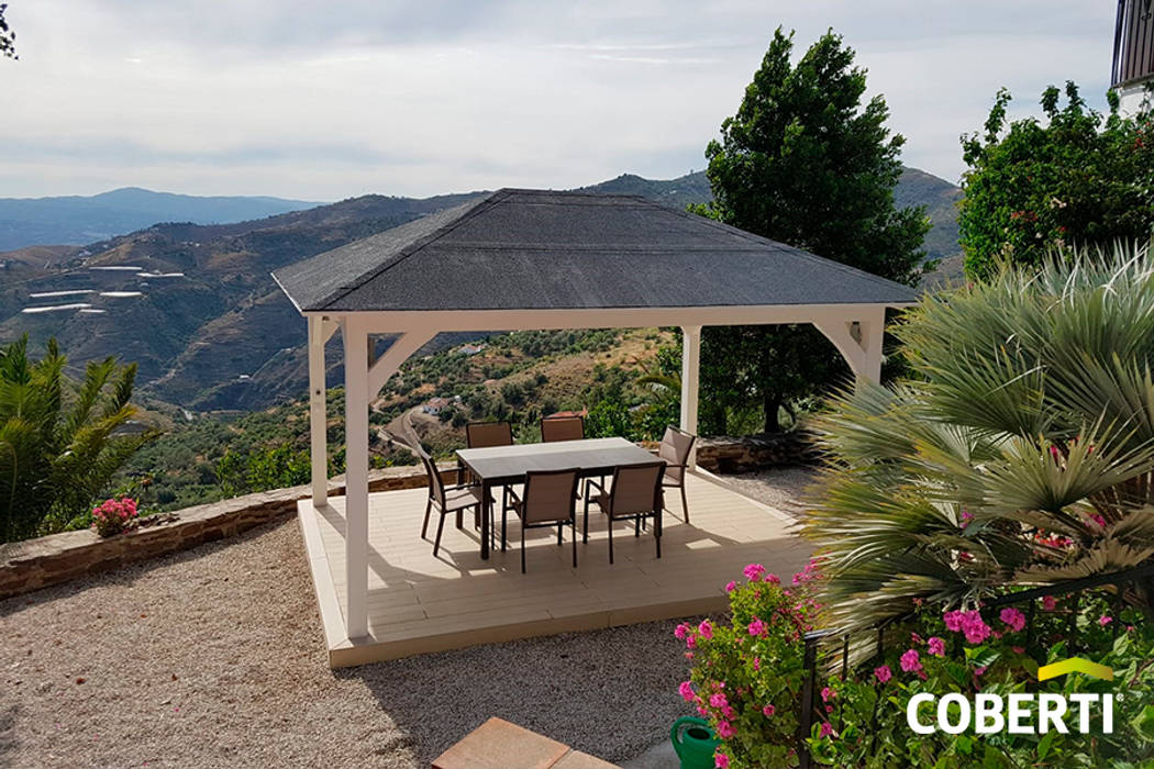 Despampanánte Pérgola Blanca de Madera con Techo de 4 aguas, COBERTI COBERTI برجولا جانبية خشب Wood effect