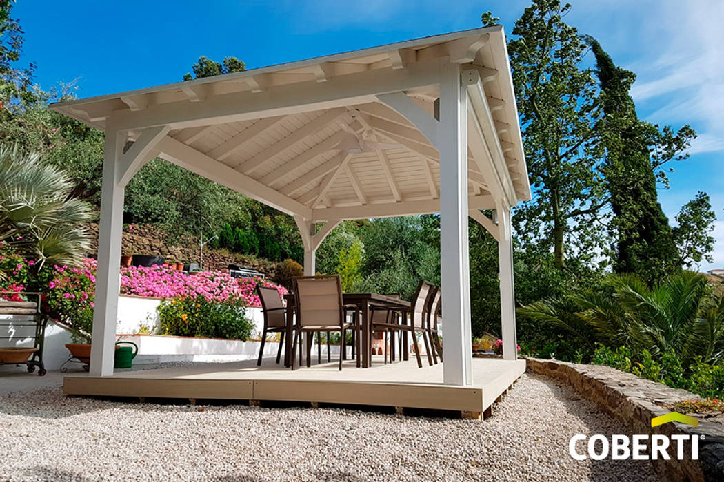 Despampanánte Pérgola Blanca de Madera con Techo de 4 aguas, COBERTI COBERTI Telhados de meia água Madeira Efeito de madeira