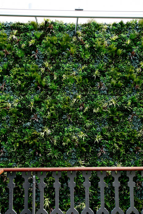 O maior jardim vertical de Portugal - AVENIDA DA LIBERDADE 203, Wonder Wall - Jardins Verticais e Plantas Artificiais Wonder Wall - Jardins Verticais e Plantas Artificiais Giardino anteriore