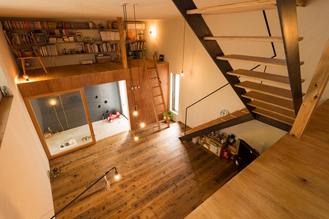 y house, Takeru Shoji Architects.Co.,Ltd Takeru Shoji Architects.Co.,Ltd Floors