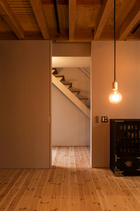 Cardigan Cardigan!!, Takeru Shoji Architects.Co.,Ltd Takeru Shoji Architects.Co.,Ltd Stairs