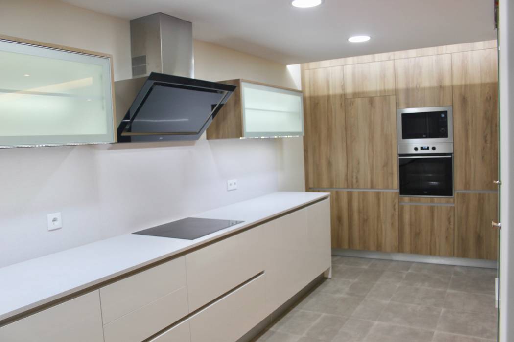 Feijó - Almada Viver com prazer by C EVOLUTIO LDA Cozinhas modernas por C evolutio Lda Moderno