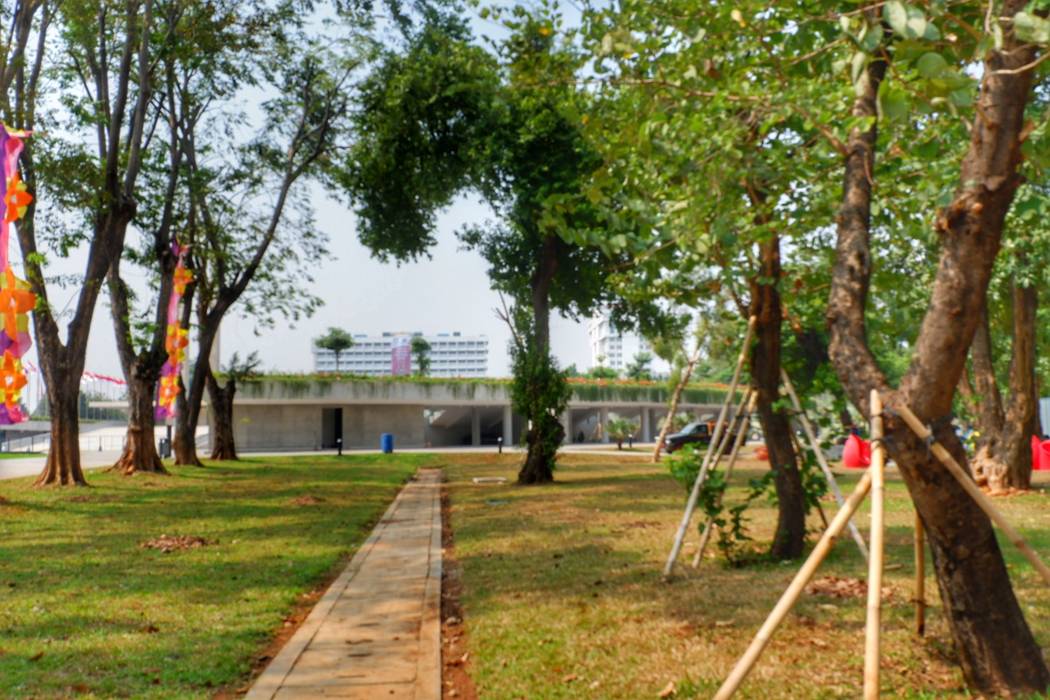 LAPANGAN BANTENG, JAKARTA PUSAT, PT. Kampung Flora Cipta PT. Kampung Flora Cipta 商業空間 スタジアム