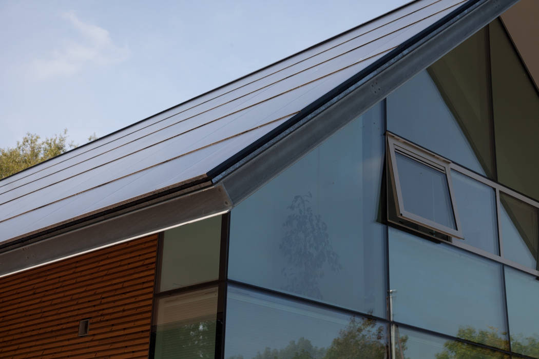 Integrated solar roof villa, AERspire AERspire Techos inclinados