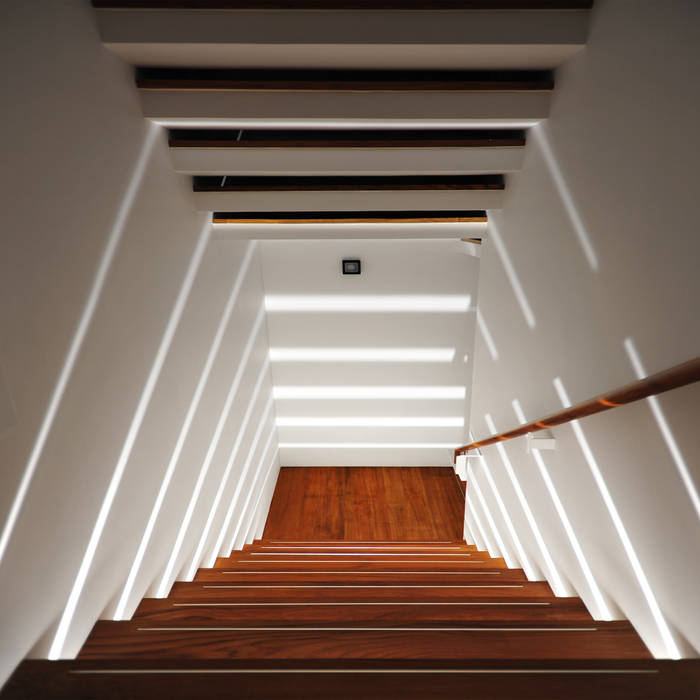 室內設計 瑞芳居 HL House ​, 黃耀德建築師事務所 Adermark Design Studio 黃耀德建築師事務所 Adermark Design Studio Stairs