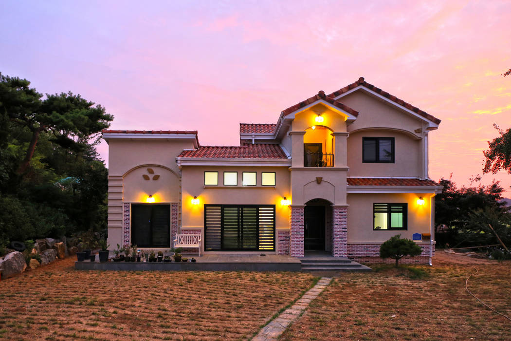 남유럽풍 전원주택, (주)디엘건축 (주)디엘건축 Casas de estilo rural