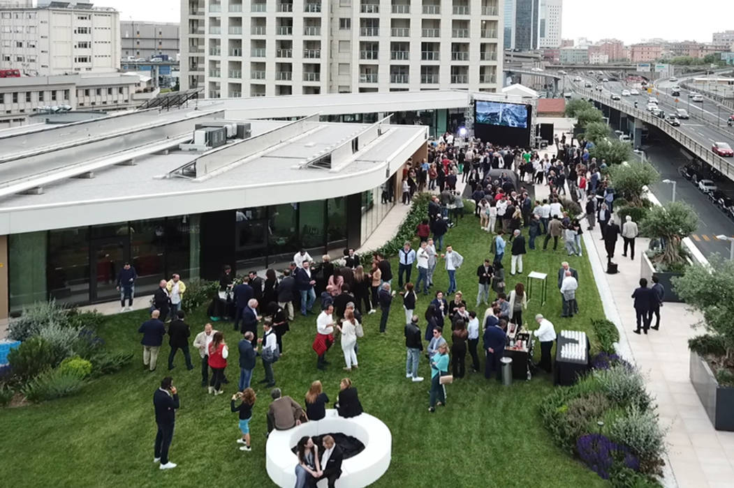 TERRAZZA MERCEDES | Genova, marta carraro marta carraro Commercial spaces Đại lý xe hơi