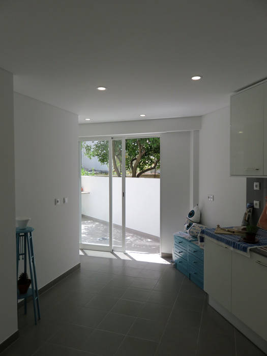 Casa-Páteo Lisboeta Cozinhas mediterrânicas por casasrenovatio Mediterrânico