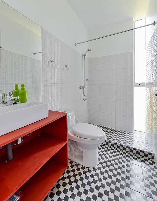 Casa en el Alto, mutarestudio Arquitectura mutarestudio Arquitectura Modern Bathroom
