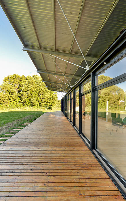 Casa en Molco, mutarestudio Arquitectura mutarestudio Arquitectura Country style balcony, veranda & terrace