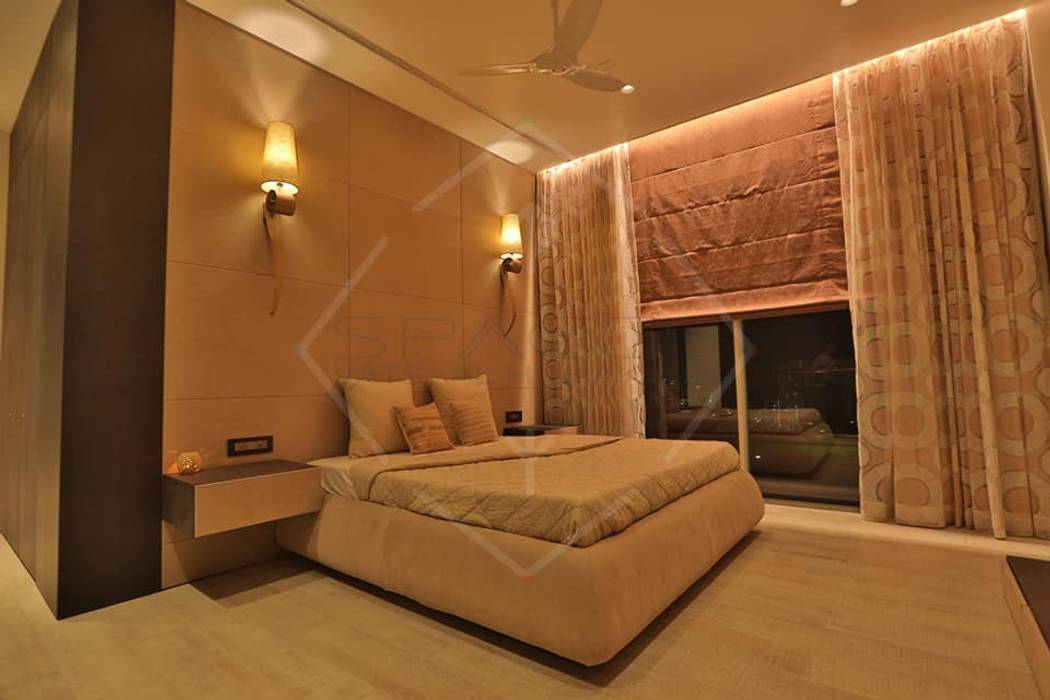 ON CLOUD 39!! @ lower parel, Mumbai), SPACCE INTERIORS SPACCE INTERIORS Classic style bedroom