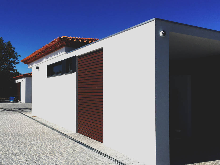 ​Remodelação Habitação - Barrô, GAAPE - ARQUITECTURA, PLANEAMENTO E ENGENHARIA, LDA GAAPE - ARQUITECTURA, PLANEAMENTO E ENGENHARIA, LDA Moderne Häuser