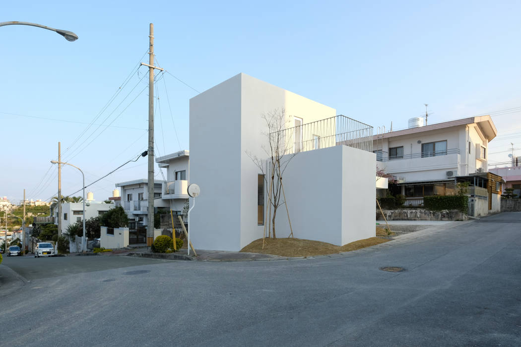 中城の家, STUDIO COCHI ARCHITECTS STUDIO COCHI ARCHITECTS Minimalist houses Concrete