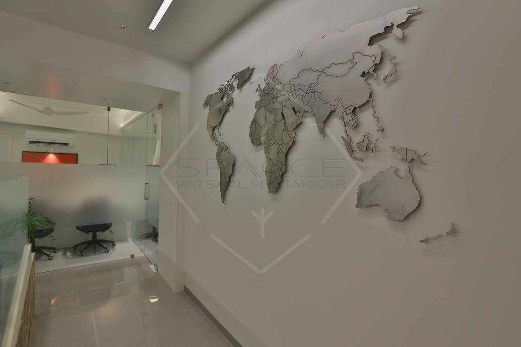 ..just for a change, SPACCE INTERIORS SPACCE INTERIORS Commercial spaces Commercial Spaces