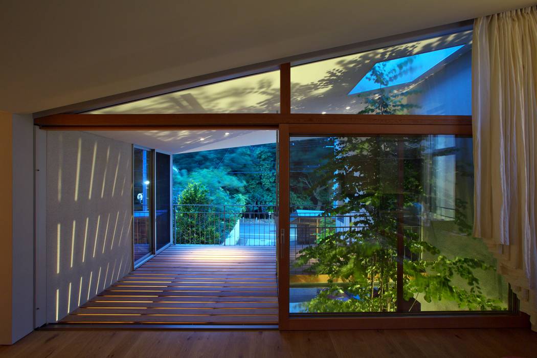 ta house, Takeru Shoji Architects.Co.,Ltd Takeru Shoji Architects.Co.,Ltd オリジナルデザインの テラス