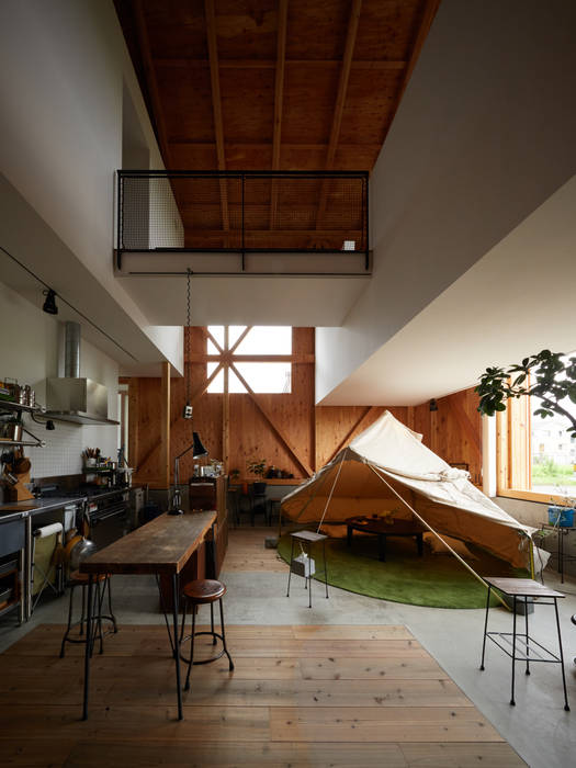 m house, Takeru Shoji Architects.Co.,Ltd Takeru Shoji Architects.Co.,Ltd Eclectic style living room