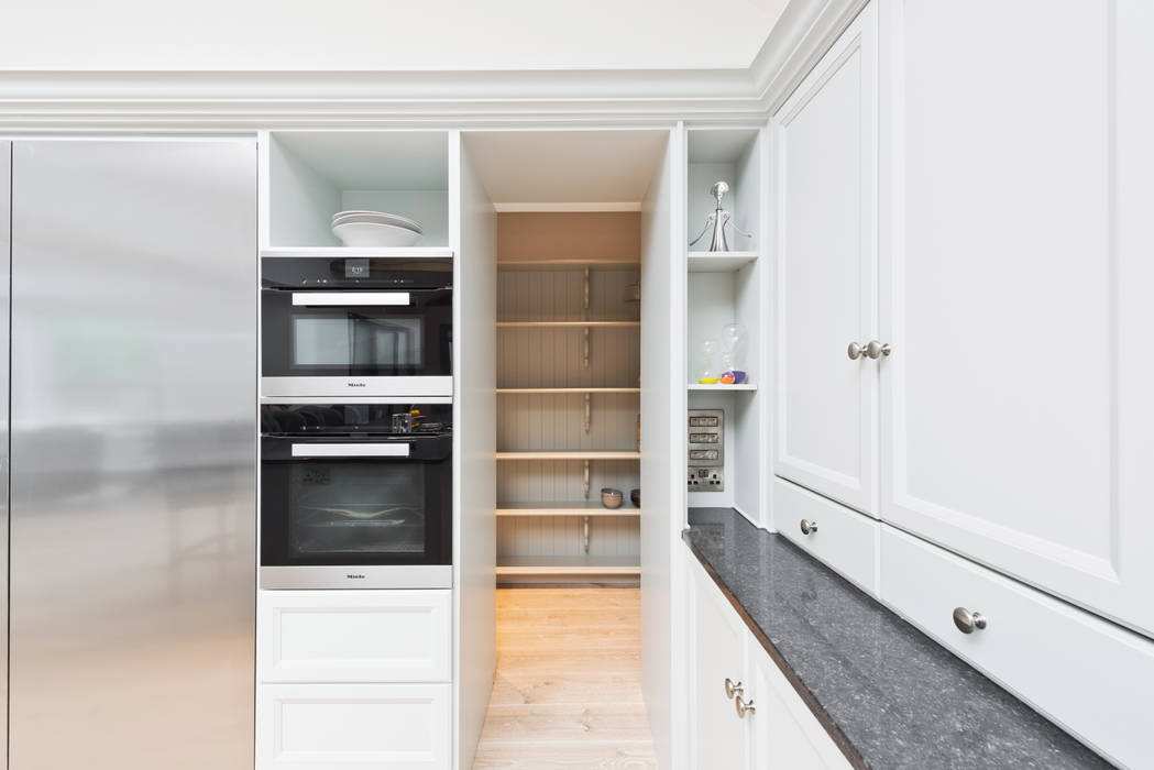 Sandymount Cottage: Renovation and redesign of a period end-of-terrace residence, Divine Design Divine Design Kitchen