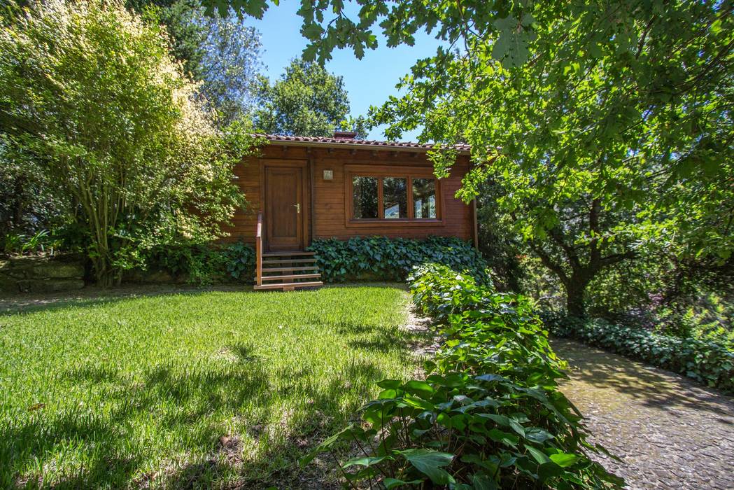 Casa unifamiliar pré-fabricada 108m² em Valdozende, RUSTICASA RUSTICASA Wooden houses Solid Wood Multicolored