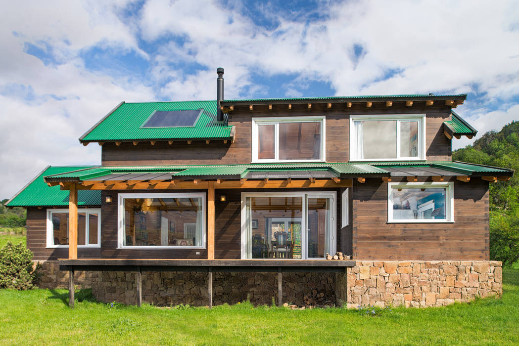 Casa de madera en San Martin de los Andes, Patagonia Log Homes - Arquitectos - Neuquén Patagonia Log Homes - Arquitectos - Neuquén منزل خشبي خشب Wood effect