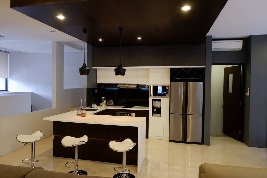 Modern Masculine house, Exxo interior Exxo interior Dapur built in Kayu Lapis