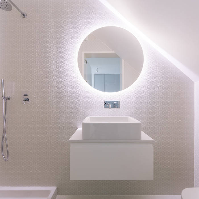 Apartamento na Lapa Casas de banho minimalistas por Maria Inês da Costa | ARQUITECTURA Minimalista