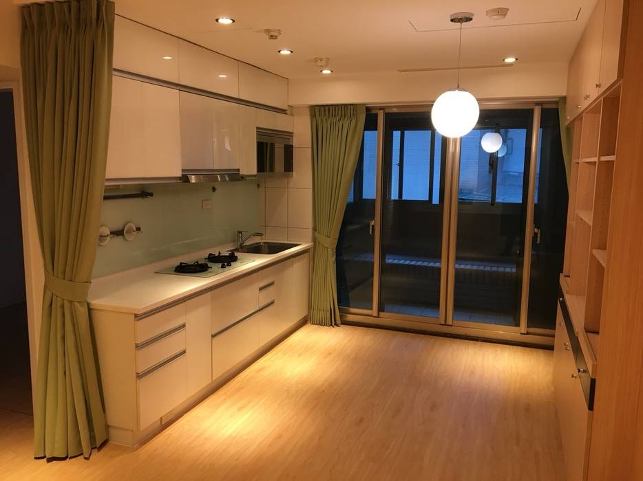裝潢免百萬 利用現有格局及顏色的搭配 打造完美的家, 捷士空間設計 捷士空間設計 廚房