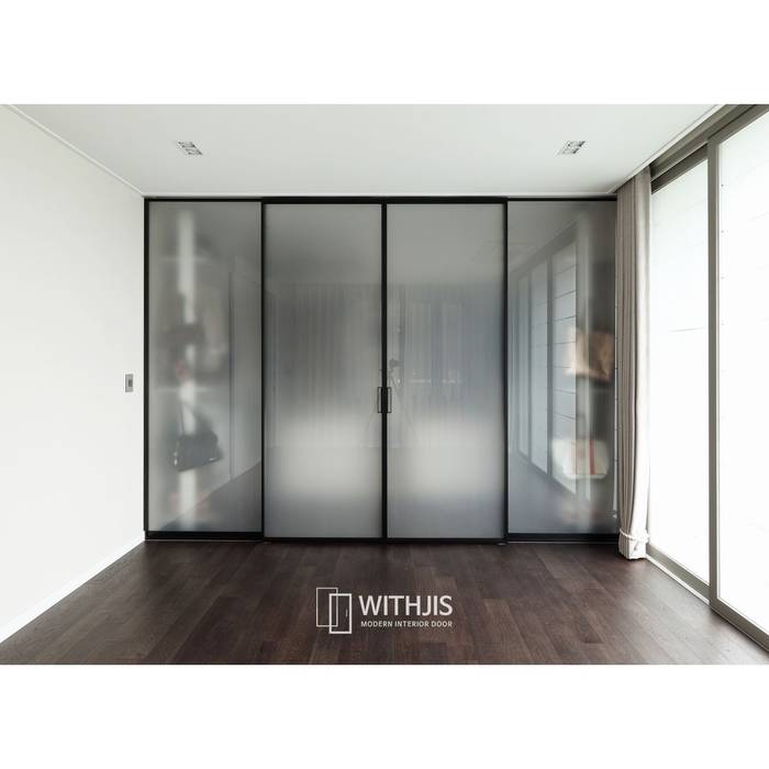 드레스룸 WALK IN CLOSET, WITHJIS(위드지스) WITHJIS(위드지스) Vestidores de estilo moderno Aluminio/Cinc